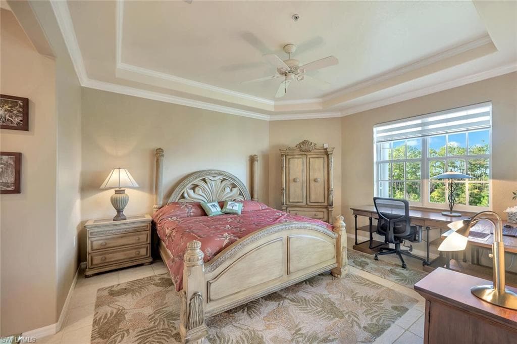 4863 Hampshire Ct 305, Naples, FL 34112-20