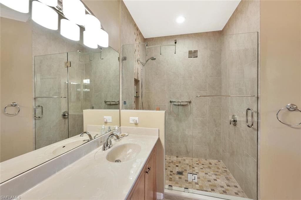 4863 Hampshire Ct 305, Naples, FL 34112-24