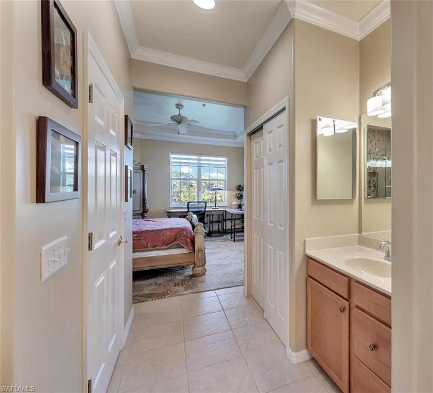4863 Hampshire Ct 305, Naples, FL 34112-25