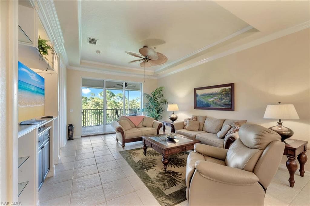 4863 Hampshire Ct 305, Naples, FL 34112-1