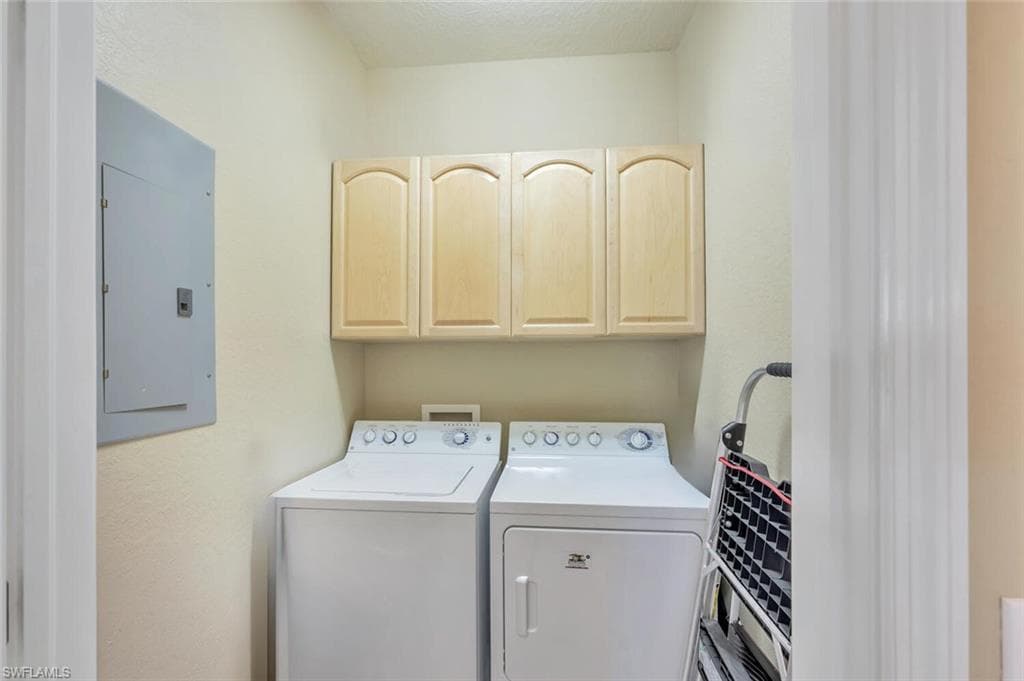 4863 Hampshire Ct 305, Naples, FL 34112-28