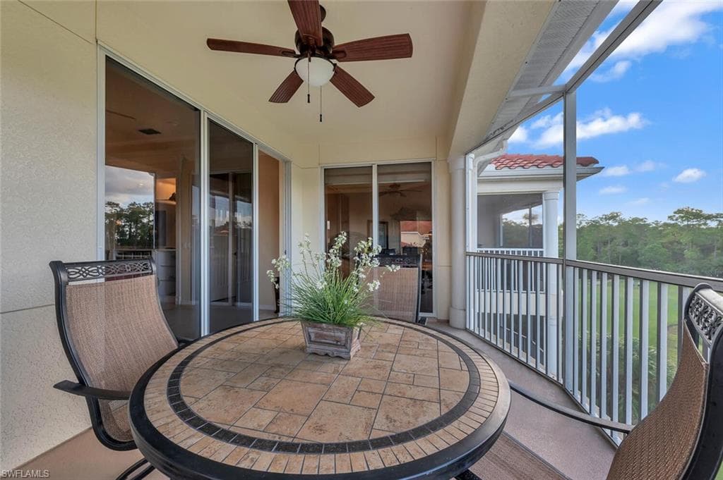 4863 Hampshire Ct 305, Naples, FL 34112-29