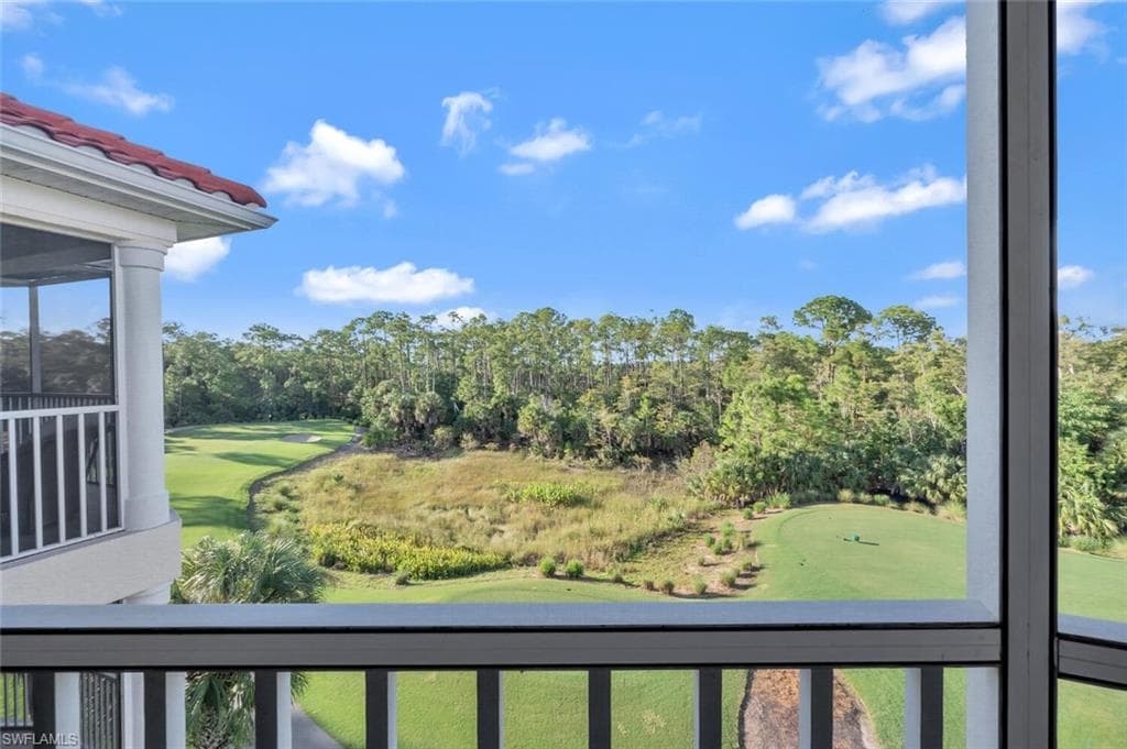 4863 Hampshire Ct 305, Naples, FL 34112-33