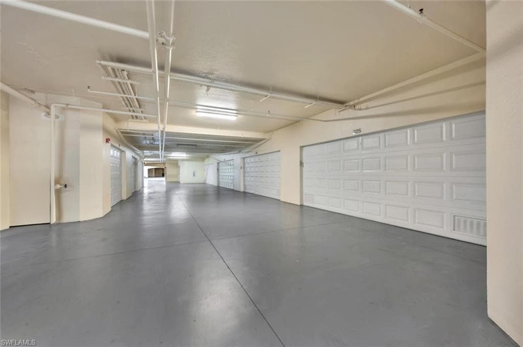 4863 Hampshire Ct 305, Naples, FL 34112-38