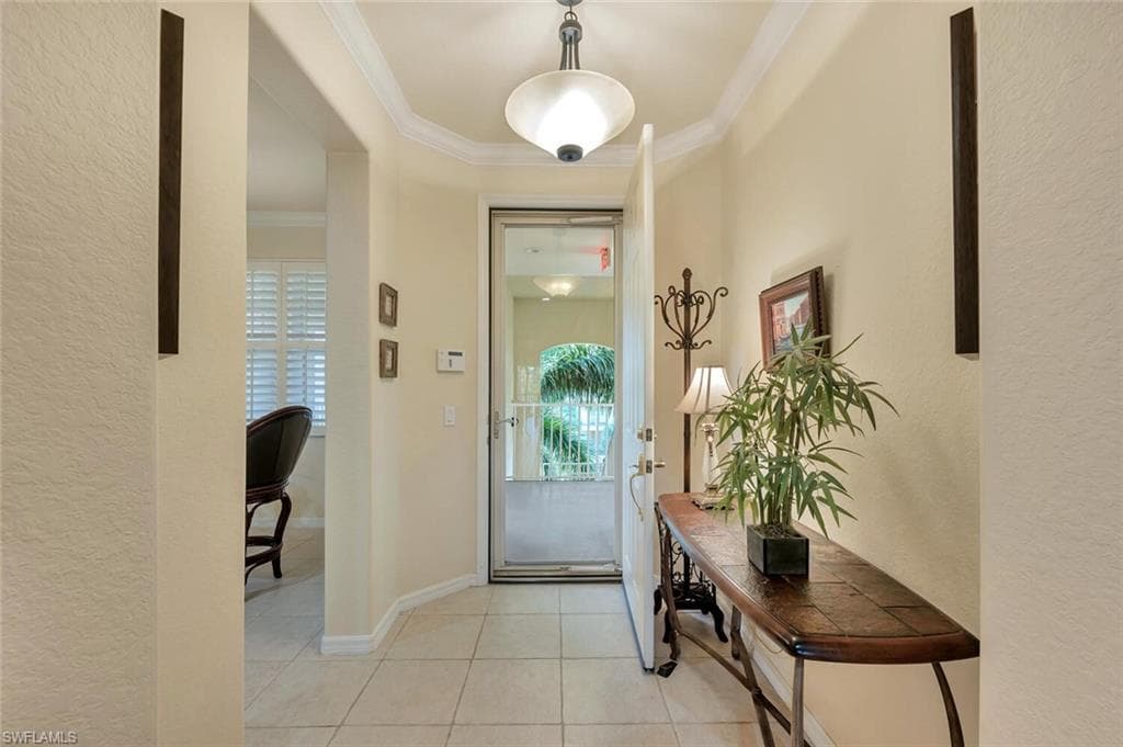 4863 Hampshire Ct 305, Naples, FL 34112-3