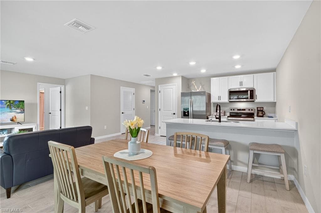 3013 41st St SW, Lehigh Acres, FL 33976-17