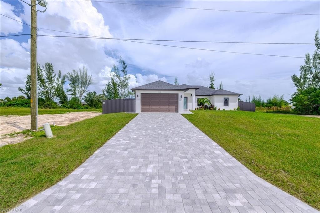 1119 20th Pl, Cape Coral, FL 33993-8