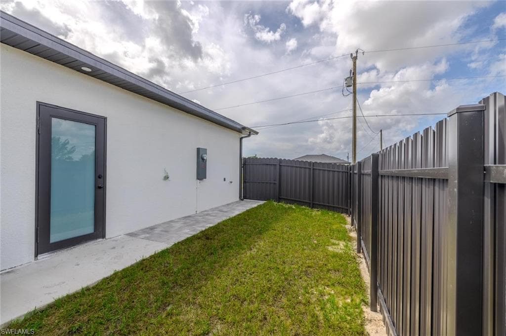 1119 20th Pl, Cape Coral, FL 33993-9