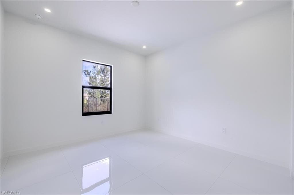 1119 20th Pl, Cape Coral, FL 33993-24