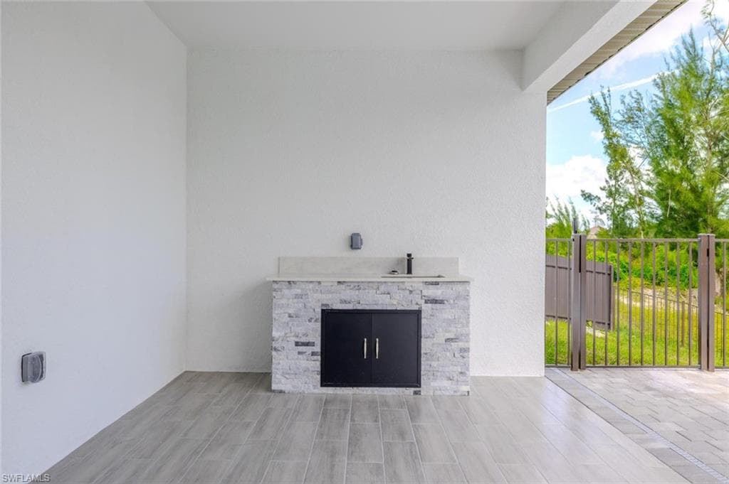 1119 20th Pl, Cape Coral, FL 33993-1