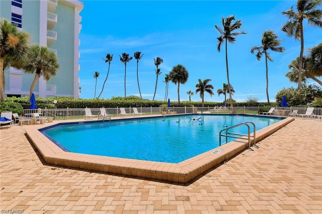 220 Seaview Ct 213, Marco Island, FL 34145-5