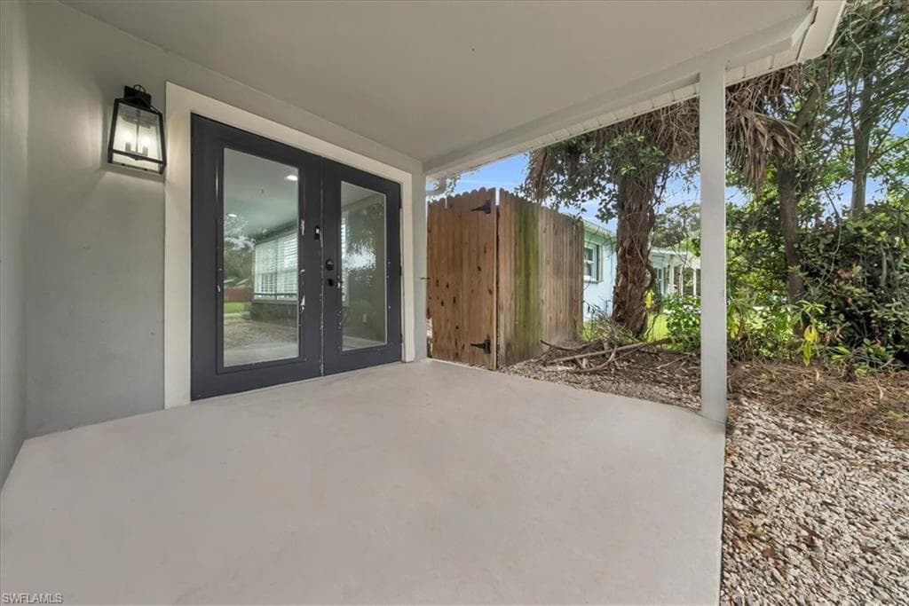 3897 Coconut Cir S, Naples, FL 34104-28