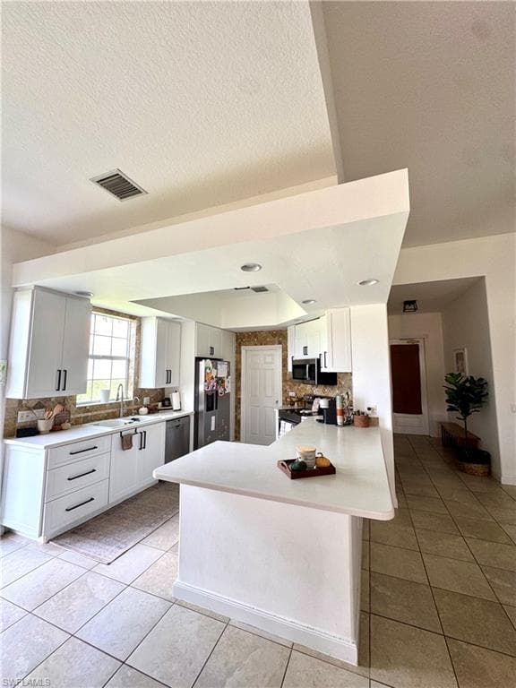 2258 Heydon Cir W, Naples, FL 34120-8