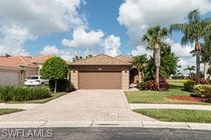 2258 Heydon Cir W, Naples, FL 34120-1