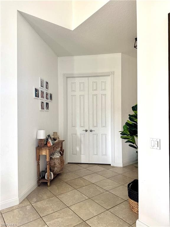 2258 Heydon Cir W, Naples, FL 34120-7