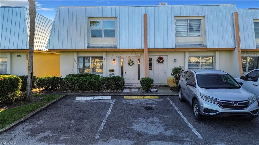 4924 Hawaii Blvd 5, Naples, FL 34112-9