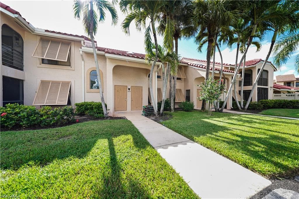 10204 Mangrove Drive, Boynton Beach, FL 33437-1