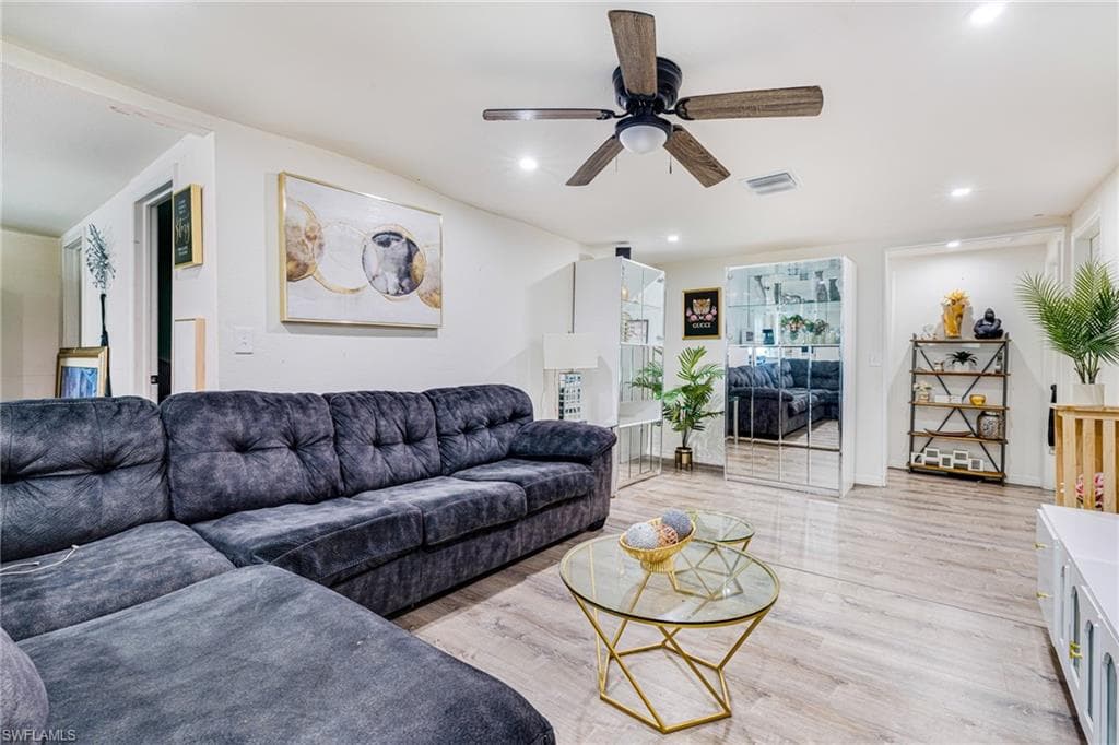 2012 Wright St, Fort Myers, FL 33916-2