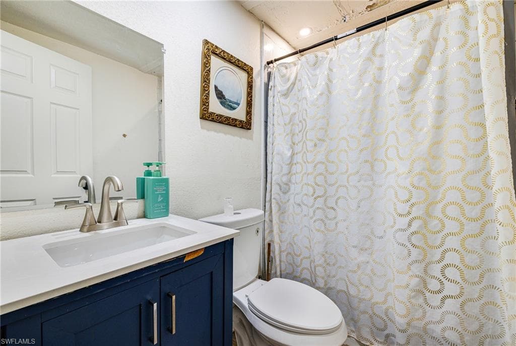 2012 Wright St, Fort Myers, FL 33916-6