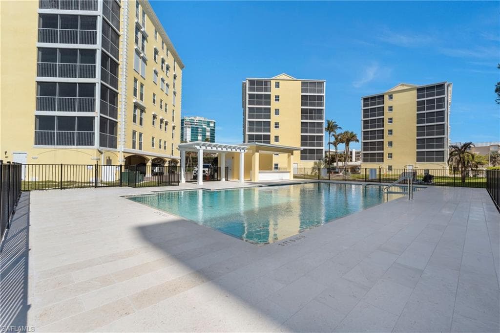 3483 Gulf Shore Blvd N 605, Naples, FL 34103-24