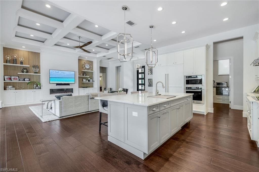 5861 Napa Woods Way, Naples, FL 34116-9