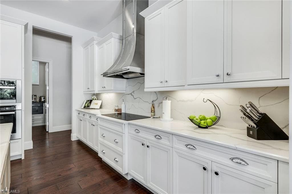 5861 Napa Woods Way, Naples, FL 34116-12