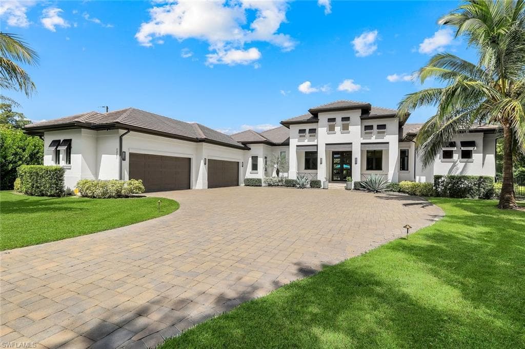 5861 Napa Woods Way, Naples, FL 34116-1