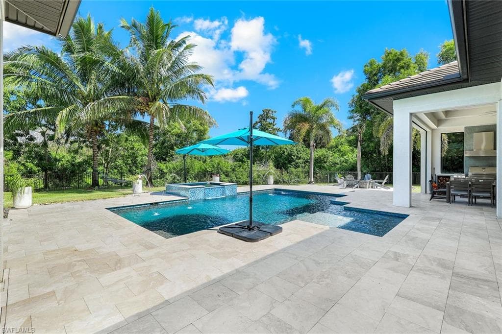 5861 Napa Woods Way, Naples, FL 34116-38