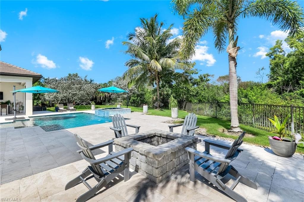 5861 Napa Woods Way, Naples, FL 34116-41