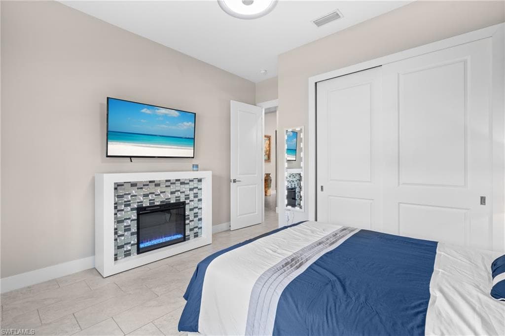 3671 Sapphire Cove Cir, Naples, FL 34114-21