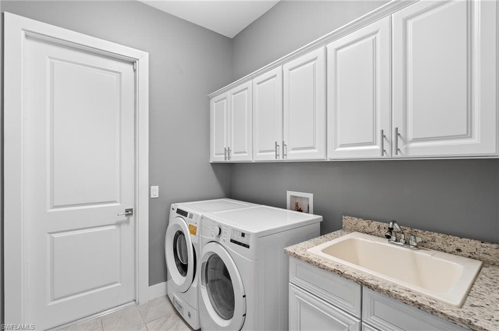 3671 Sapphire Cove Cir, Naples, FL 34114-25