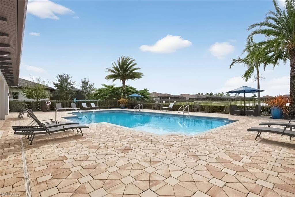 3671 Sapphire Cove Cir, Naples, FL 34114-34