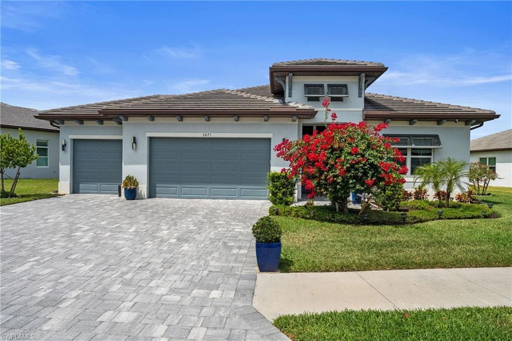 3671 Sapphire Cove Cir, Naples, FL 34114-2