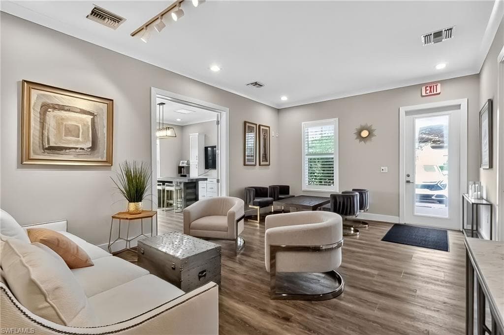 3671 Sapphire Cove Cir, Naples, FL 34114-42