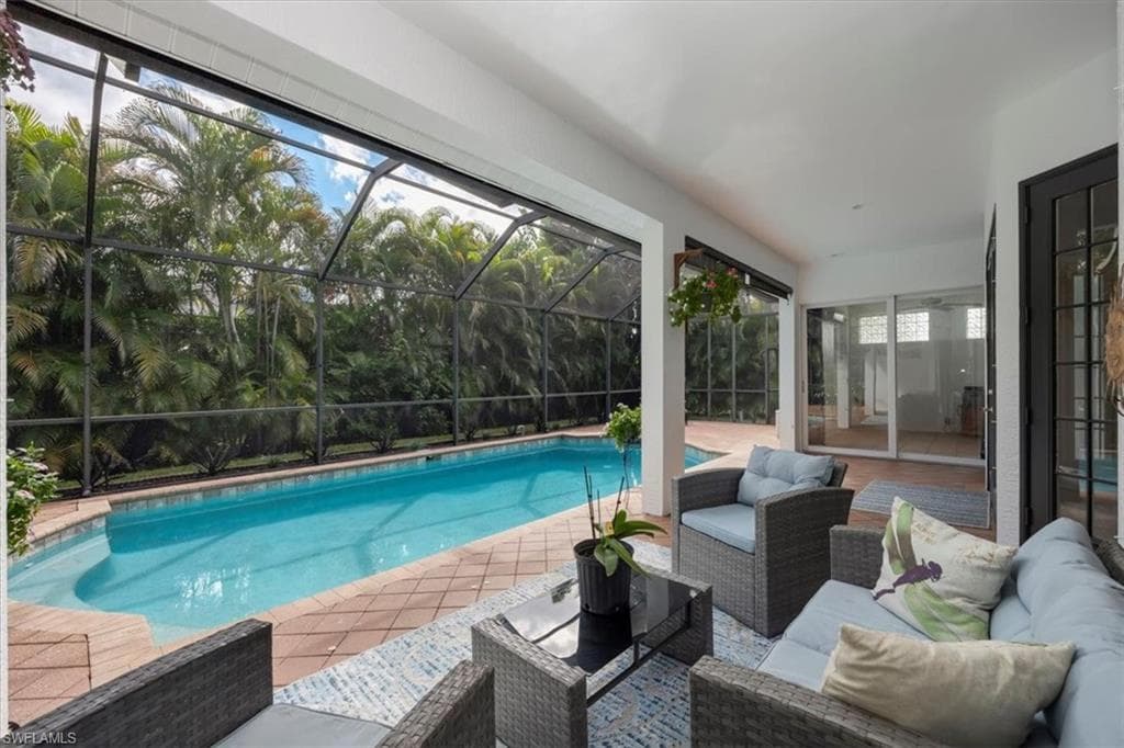 496 Raven Way, Naples, FL 34110-27