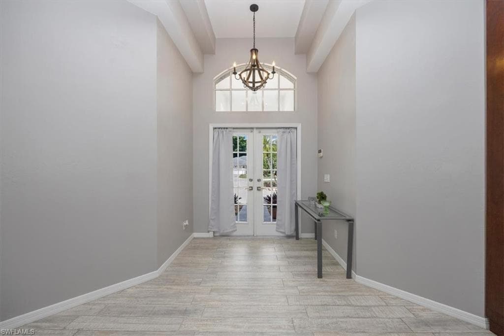 496 Raven Way, Naples, FL 34110-2