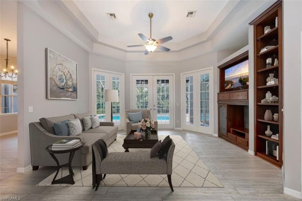 496 Raven Way, Naples, FL 34110-3