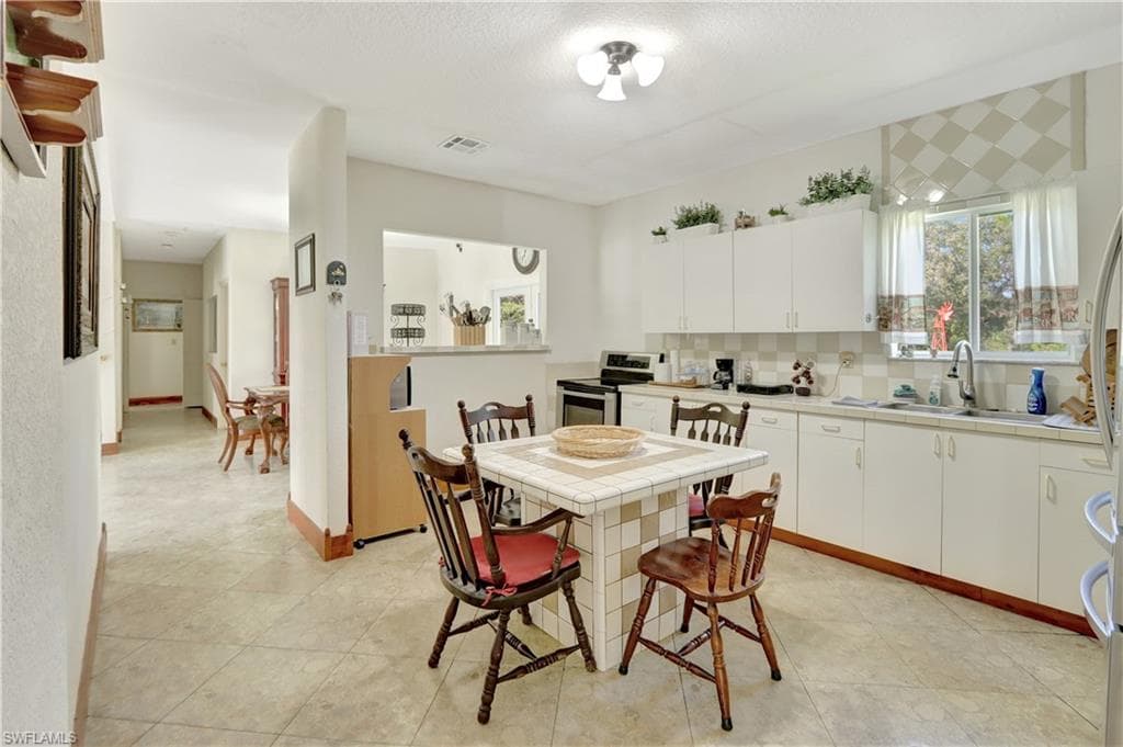 227 Hunting Club Ave, Clewiston, FL 33440-12