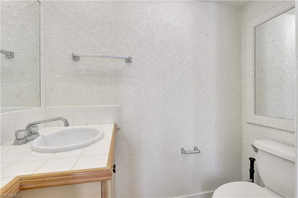 227 Hunting Club Ave, Clewiston, FL 33440-16