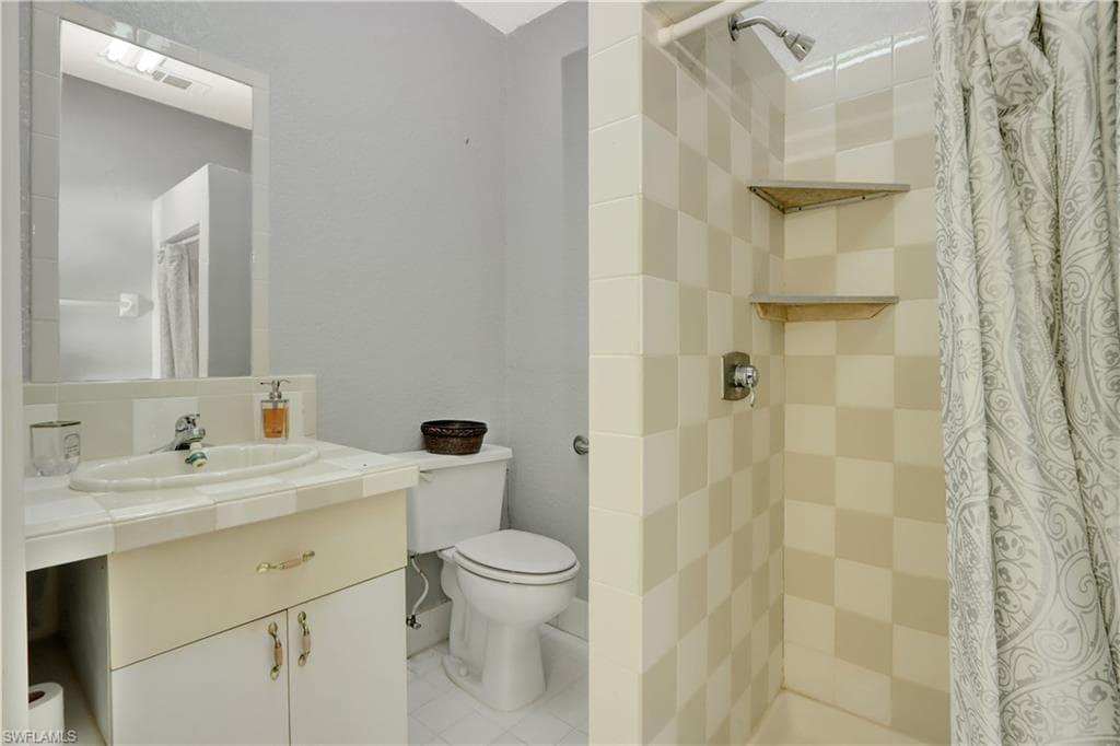 227 Hunting Club Ave, Clewiston, FL 33440-19