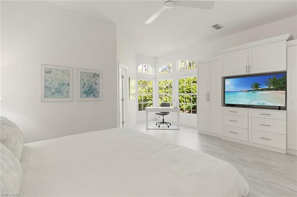 101 Amblewood Ln 1-104, Naples, FL 34105-18