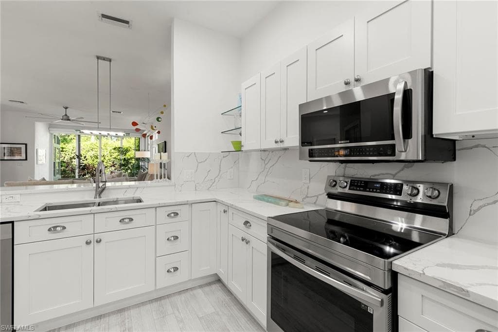 101 Amblewood Ln 1-104, Naples, FL 34105-4