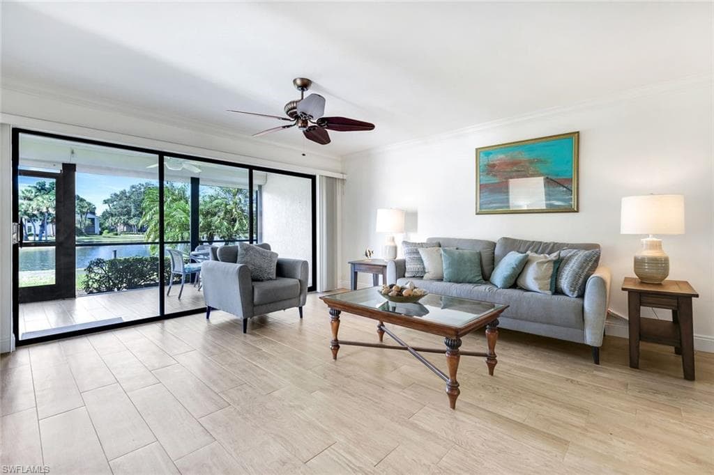 529 Lake Louise Cir 101, Naples, FL 34110-9