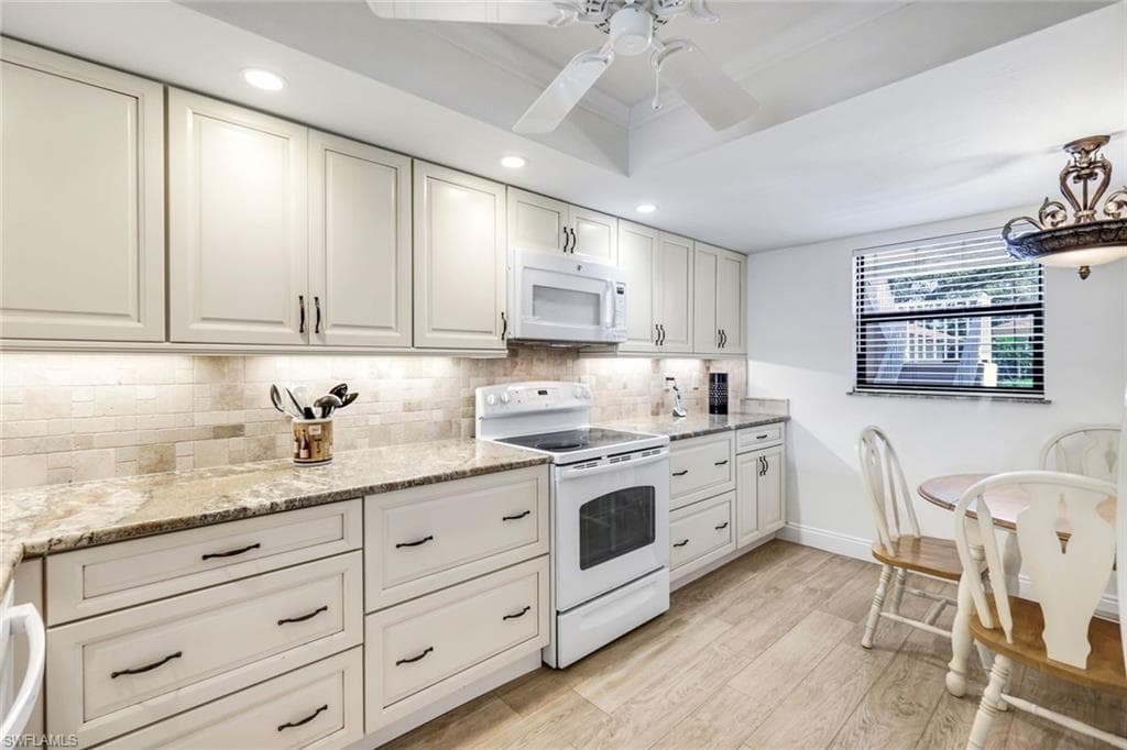 529 Lake Louise Cir 101, Naples, FL 34110-11