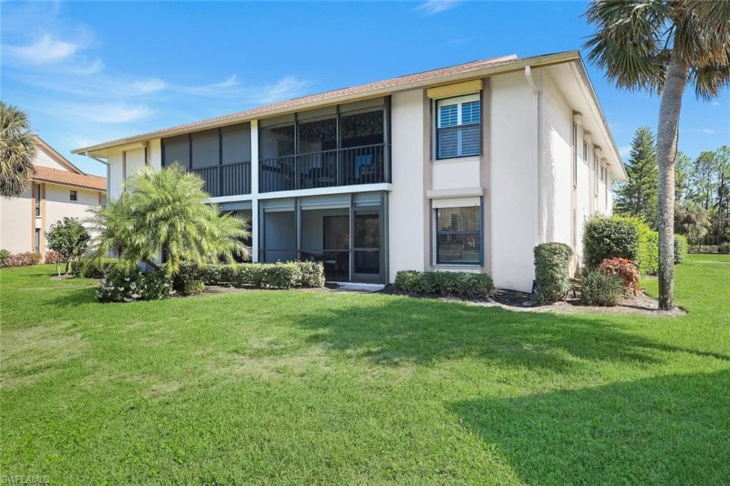 529 Lake Louise Cir 101, Naples, FL 34110-2