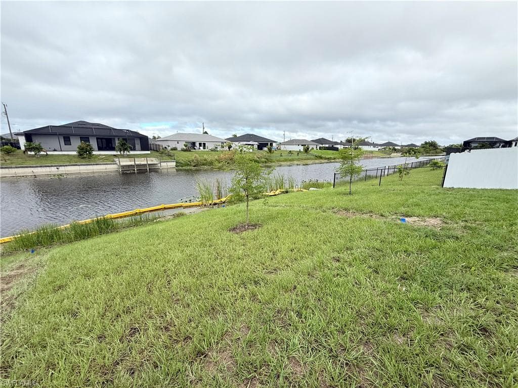 912 14th Ave, Cape Coral, FL 33909-27