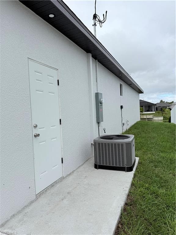 912 14th Ave, Cape Coral, FL 33909-31