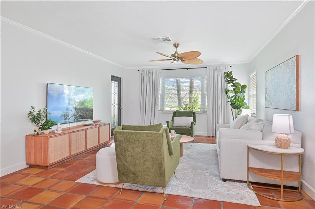 3393 Malaga Way, Naples, FL 34105-8