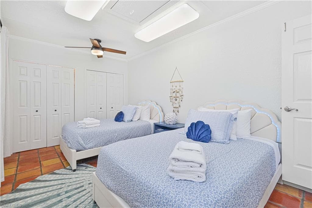 3393 Malaga Way, Naples, FL 34105-21