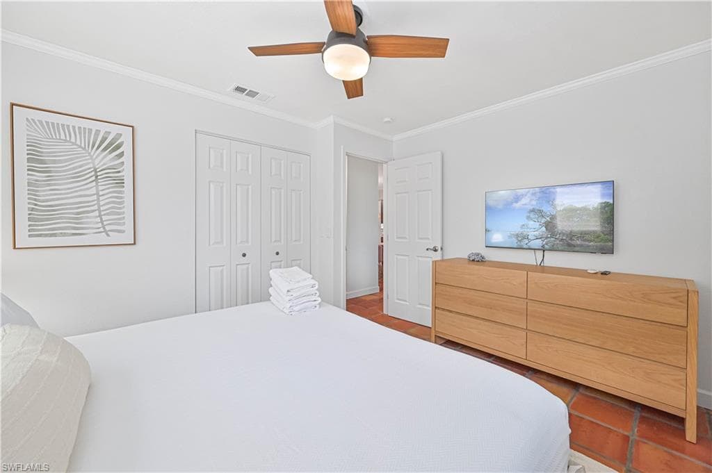 3393 Malaga Way, Naples, FL 34105-24